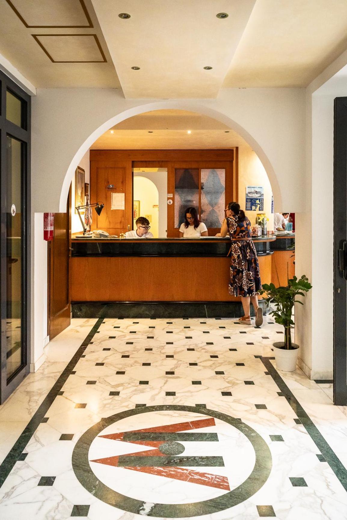 Easy Hotel Meryon Sottomarina Ngoại thất bức ảnh