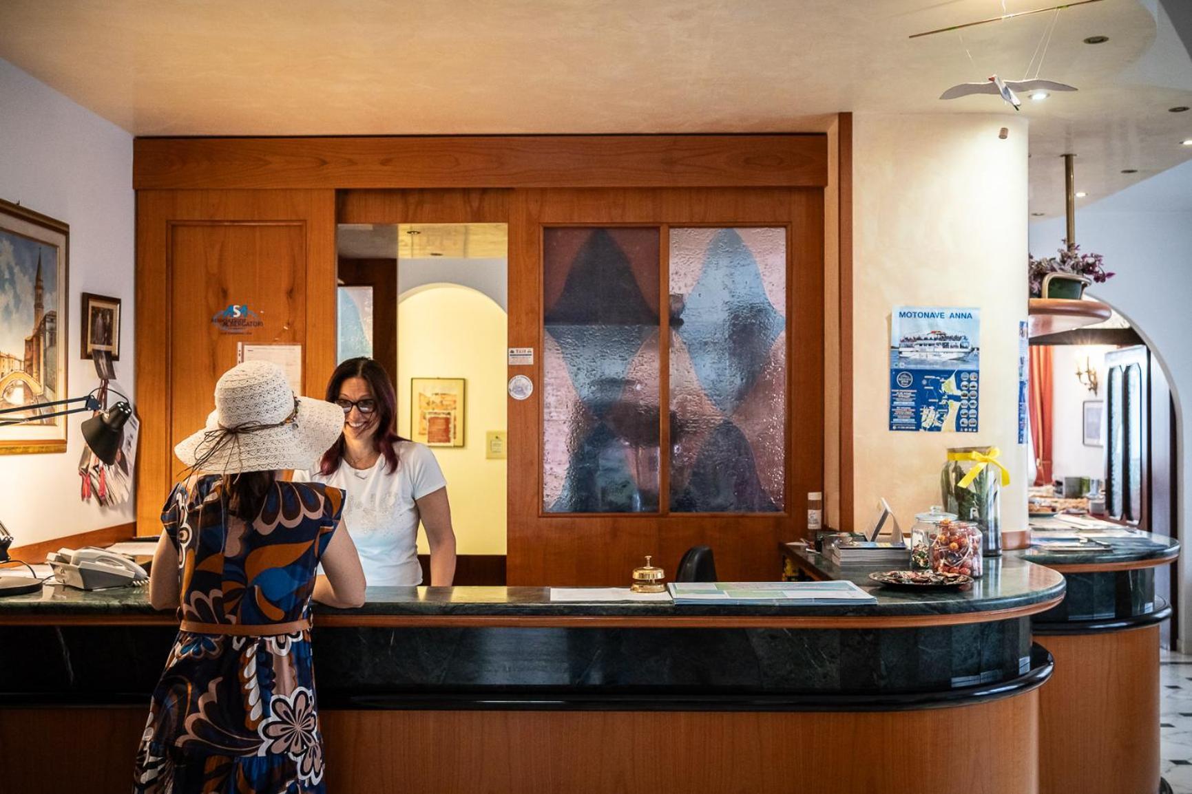 Easy Hotel Meryon Sottomarina Ngoại thất bức ảnh