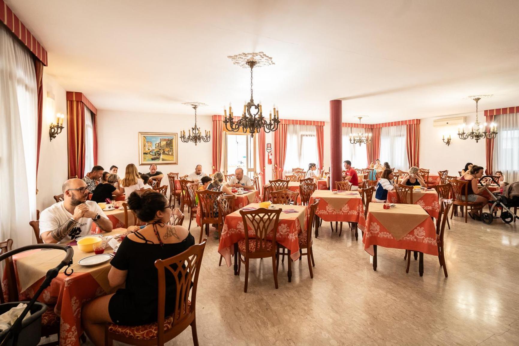 Easy Hotel Meryon Sottomarina Ngoại thất bức ảnh