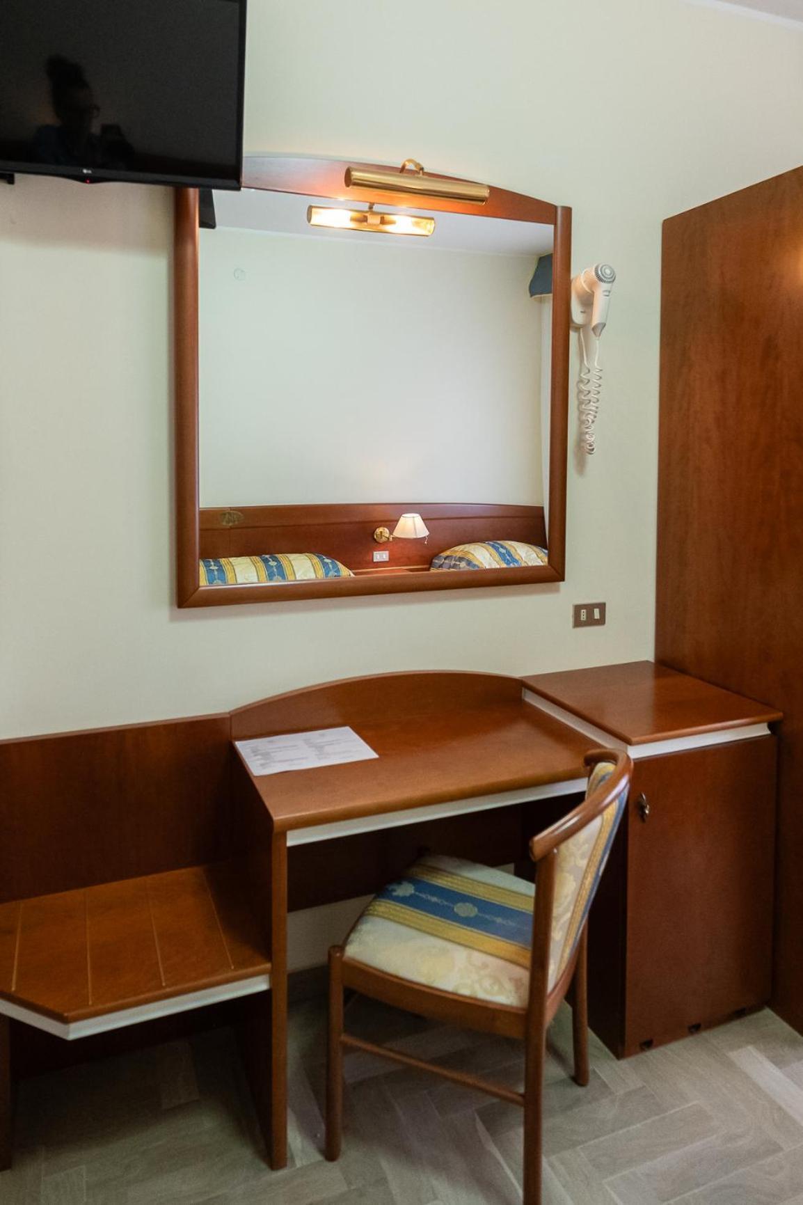 Easy Hotel Meryon Sottomarina Phòng bức ảnh