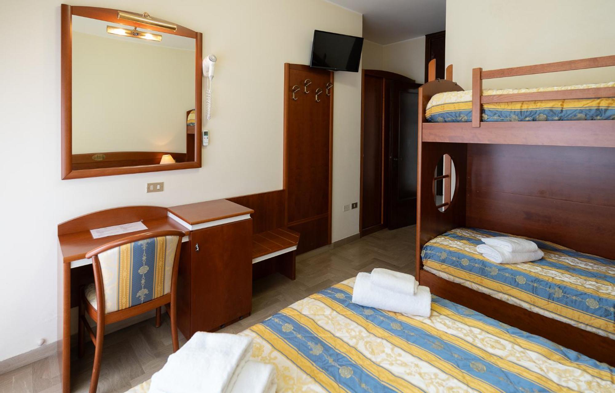 Easy Hotel Meryon Sottomarina Phòng bức ảnh