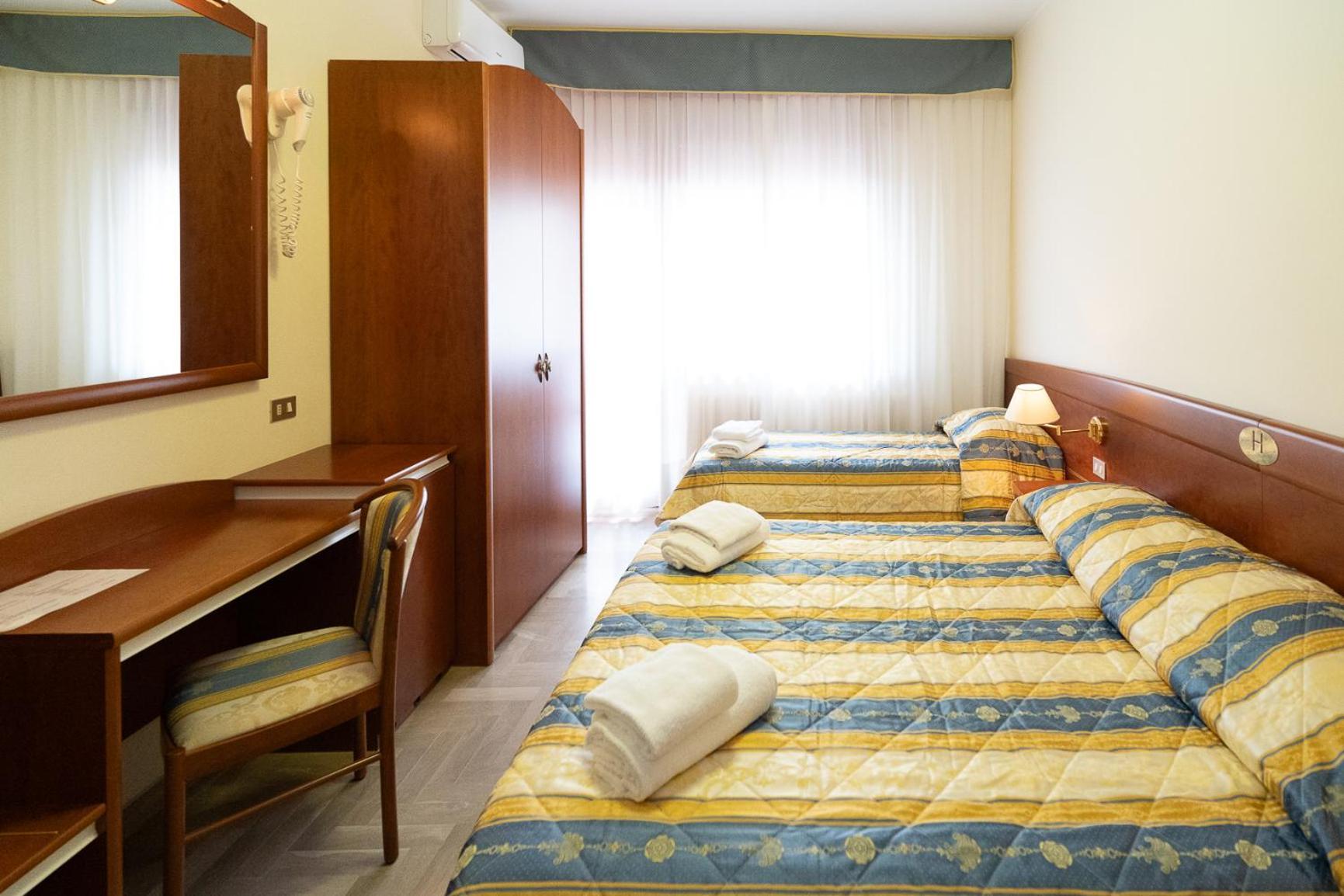 Easy Hotel Meryon Sottomarina Phòng bức ảnh
