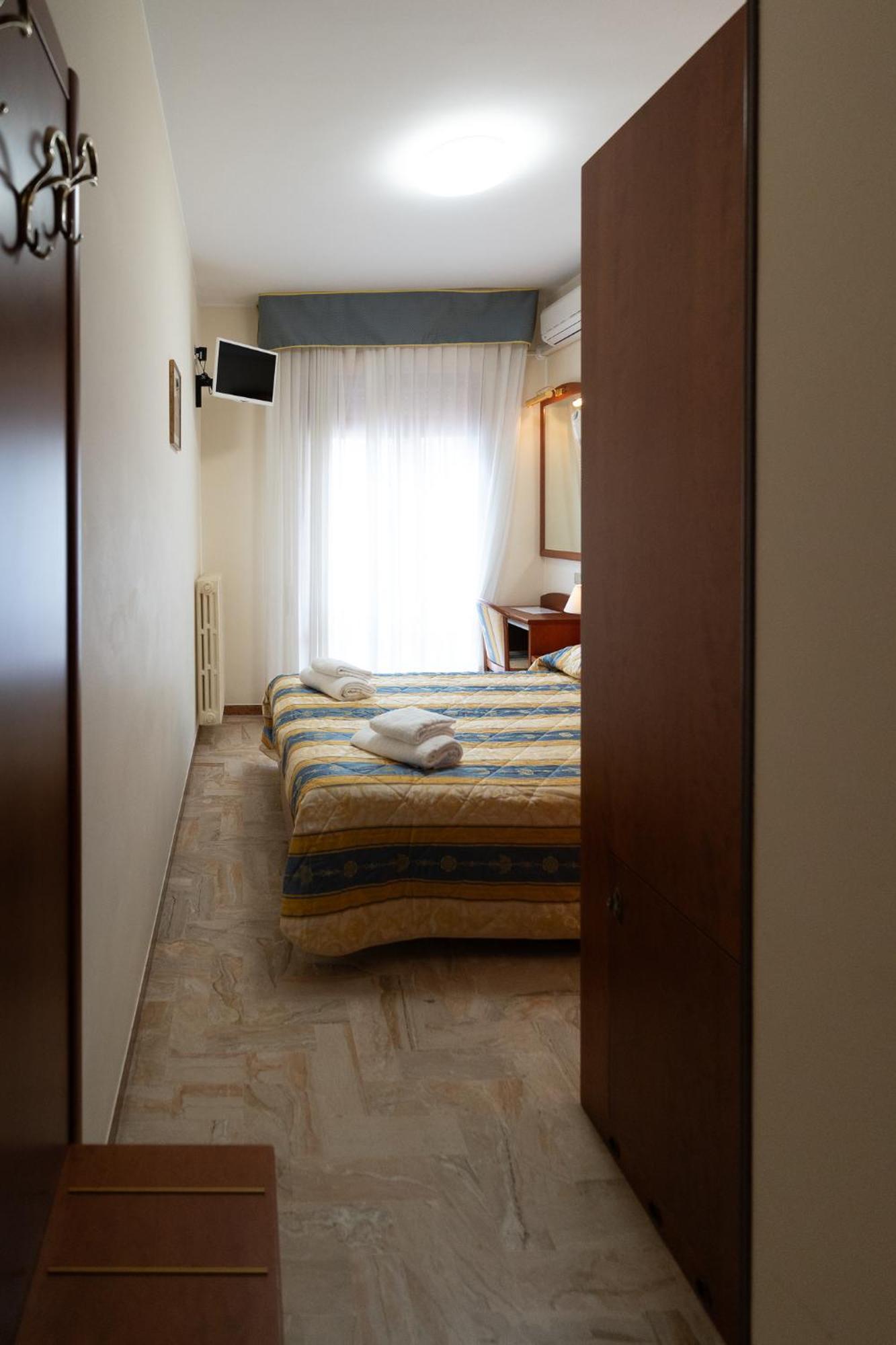 Easy Hotel Meryon Sottomarina Phòng bức ảnh